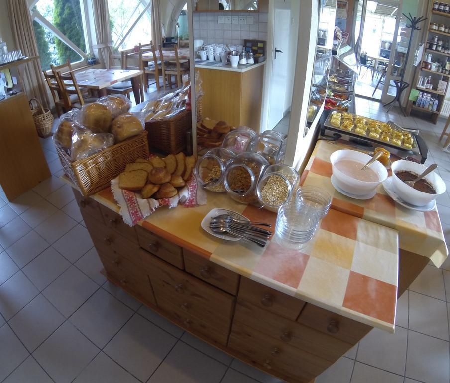 Hôtel Zoldhaz Bio Panzio à Gyenesdiás Extérieur photo