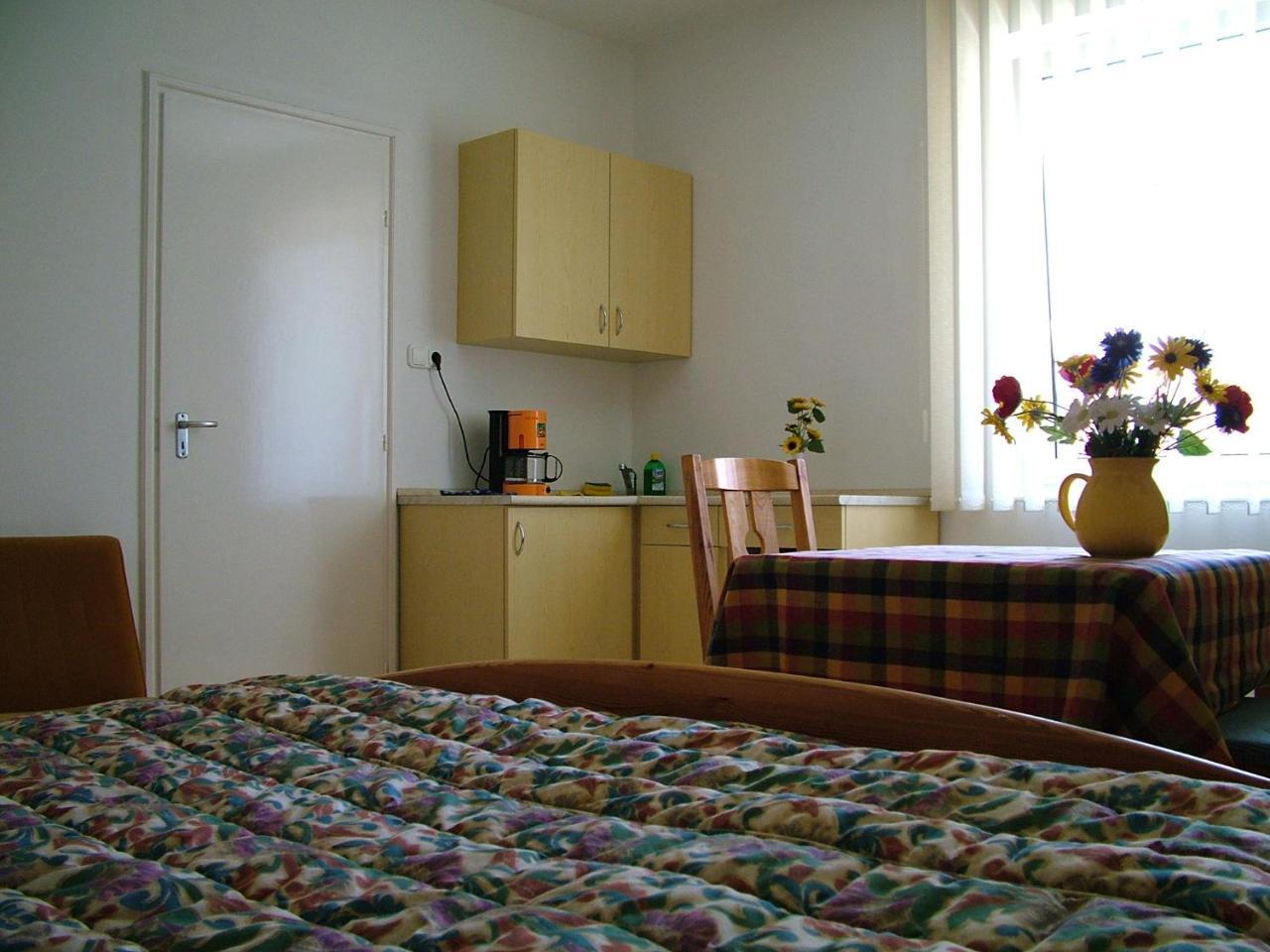 Hôtel Zoldhaz Bio Panzio à Gyenesdiás Extérieur photo